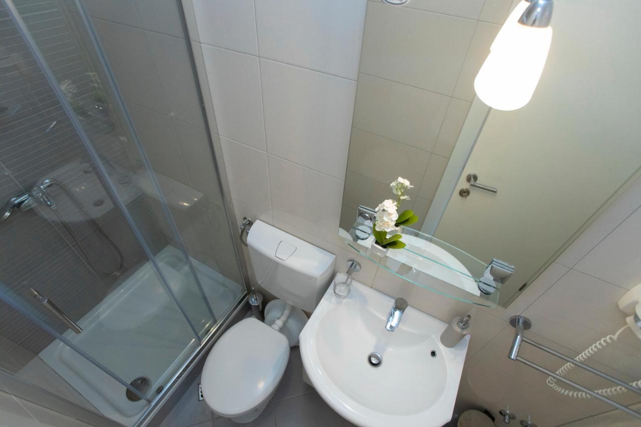 Villa Milenka - Apartmani Gorana Tucepi Ngoại thất bức ảnh