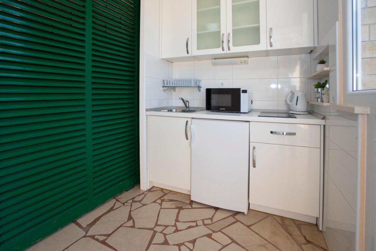 Villa Milenka - Apartmani Gorana Tucepi Ngoại thất bức ảnh