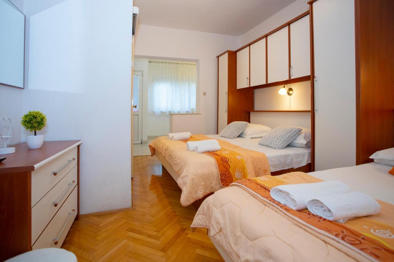 Villa Milenka - Apartmani Gorana Tucepi Phòng bức ảnh