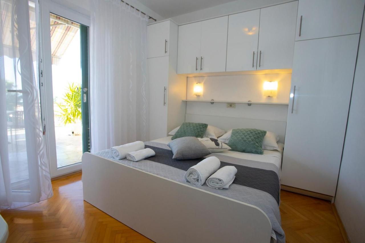 Villa Milenka - Apartmani Gorana Tucepi Ngoại thất bức ảnh