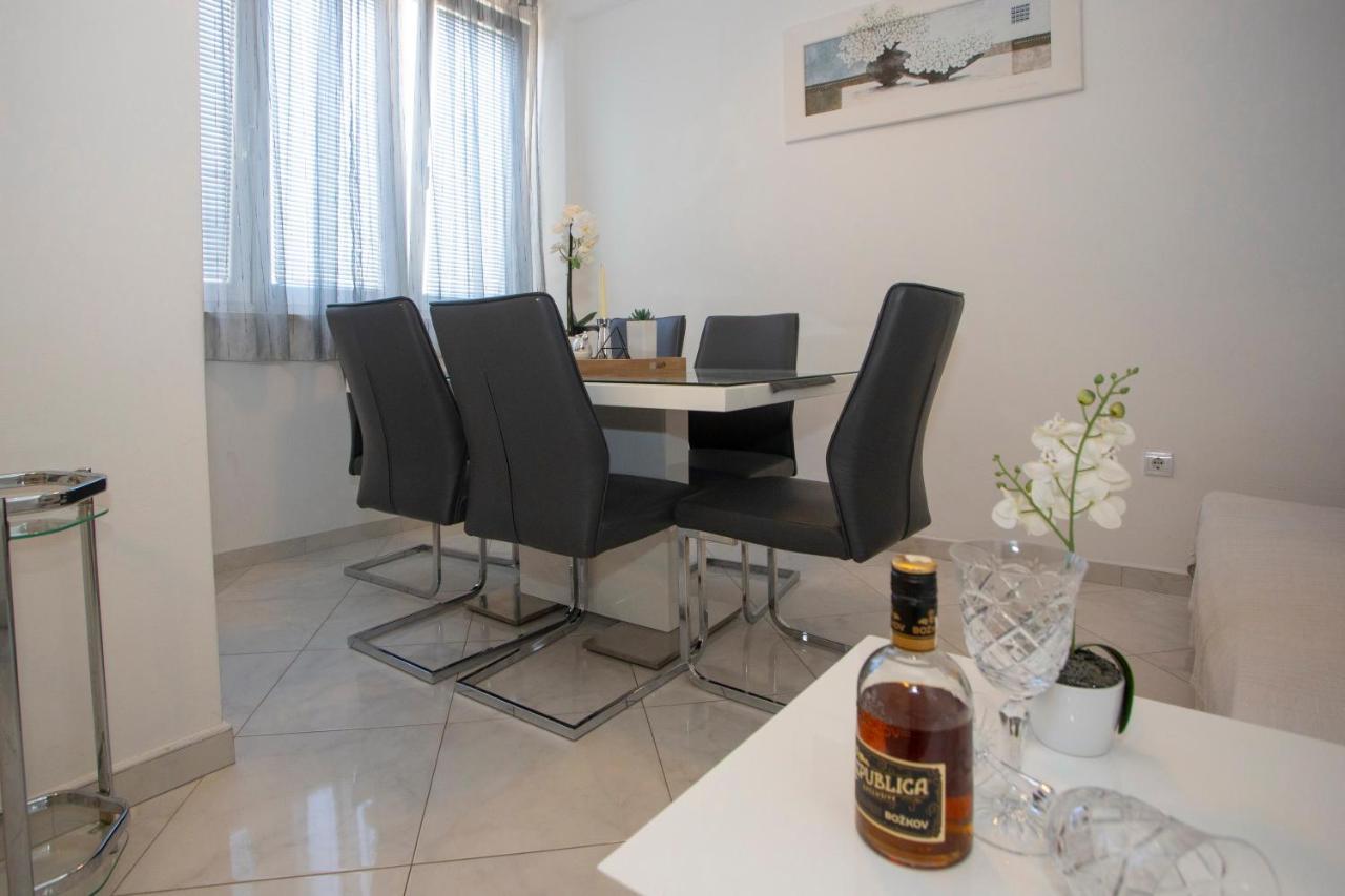 Villa Milenka - Apartmani Gorana Tucepi Ngoại thất bức ảnh