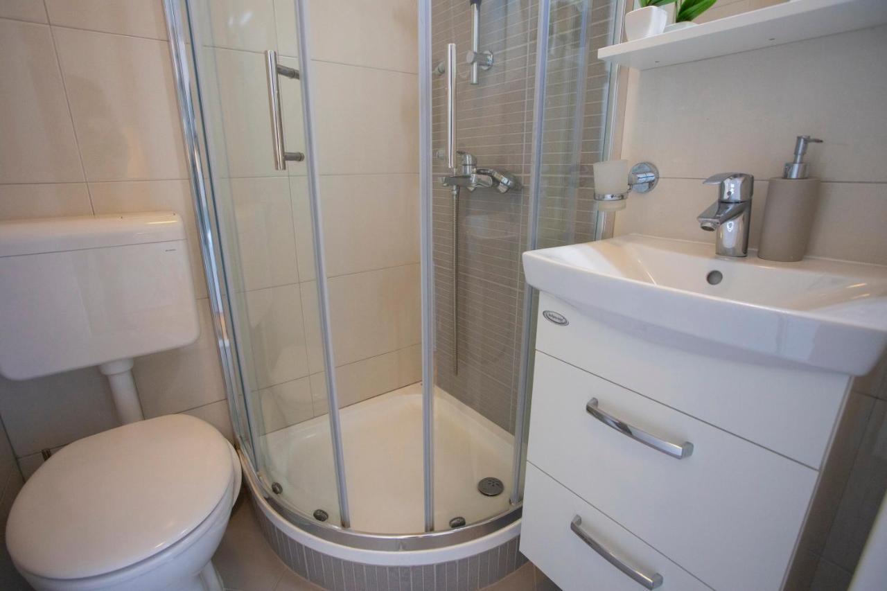 Villa Milenka - Apartmani Gorana Tucepi Ngoại thất bức ảnh