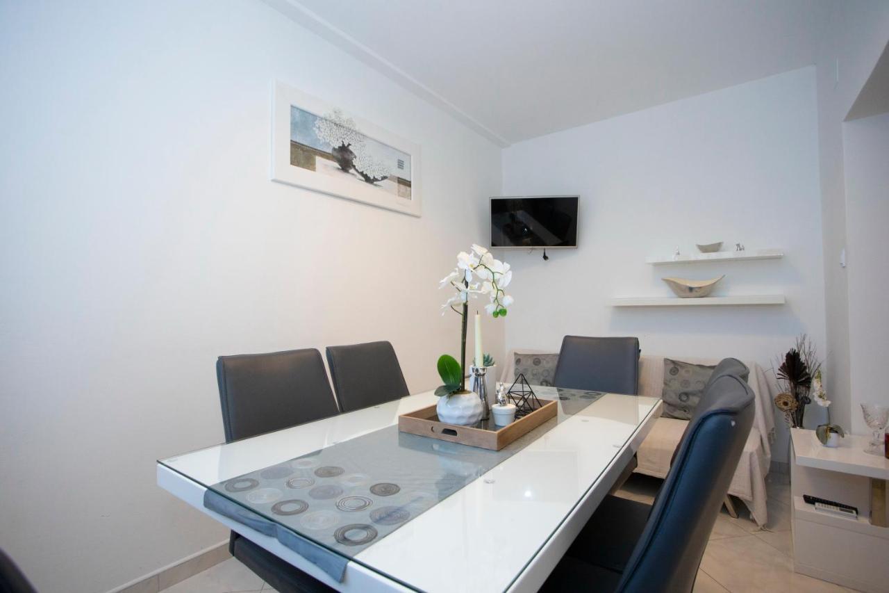 Villa Milenka - Apartmani Gorana Tucepi Ngoại thất bức ảnh