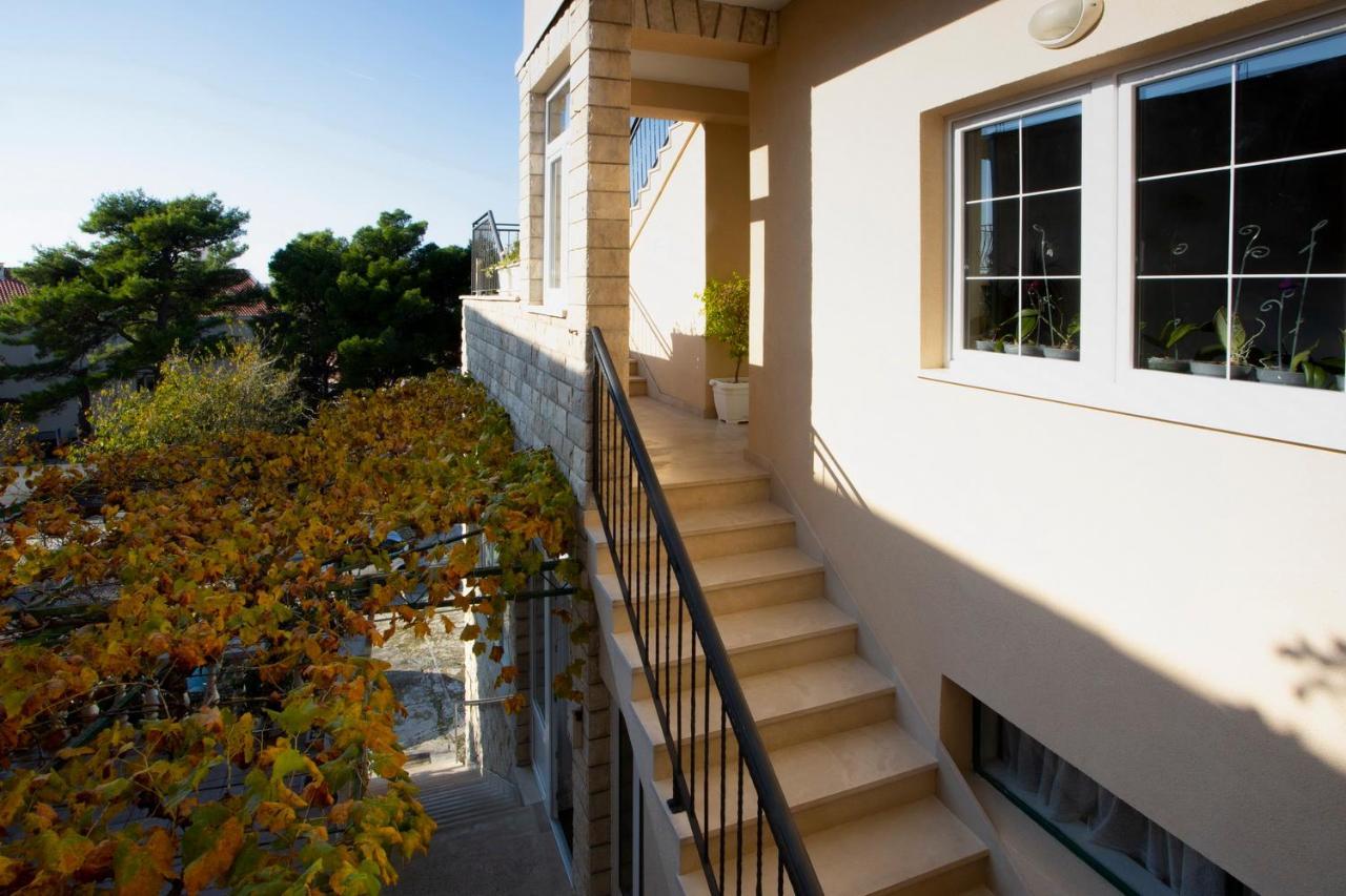 Villa Milenka - Apartmani Gorana Tucepi Ngoại thất bức ảnh