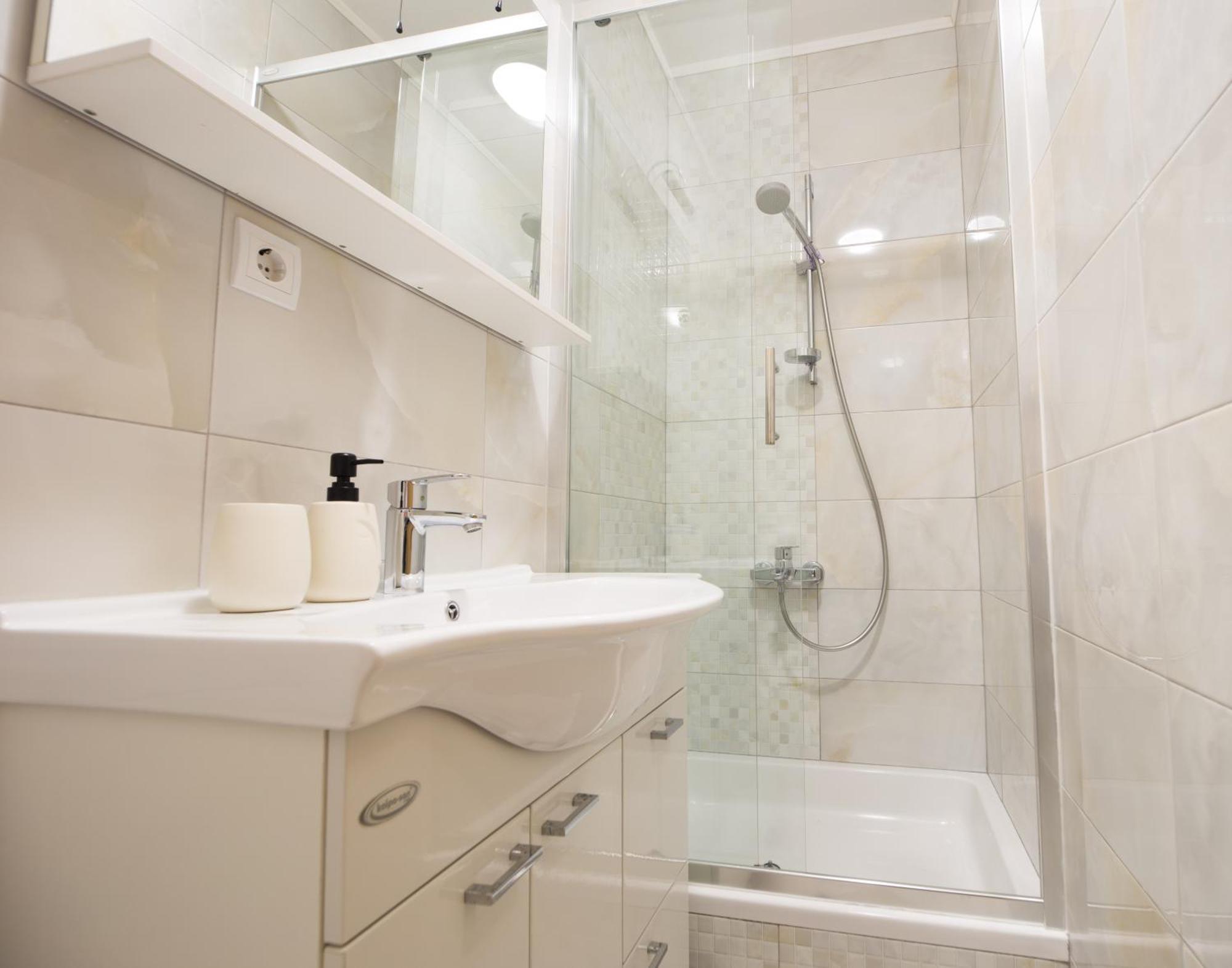 Villa Milenka - Apartmani Gorana Tucepi Phòng bức ảnh